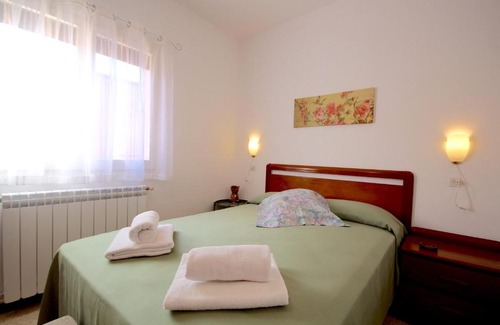 Salas de Pallars Apartment | Ca La Lluïsa - Holiday Apartment