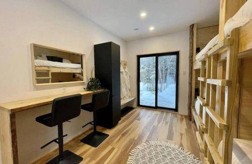 Petite-Riviere-Saint-Francois Ski Chalet | 111 m² Chalet ∙ 3 bedrooms ∙ 12 guests