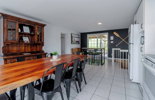 Petite-Riviere-Saint-Francois House | La Shred - 5min Massif + Fireplace + Spa + Air Conditioning + Smart TV