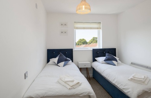 Gabalfa Apartment | CA.PHN - Modern 2 bedroom flat with parking in Cardiff