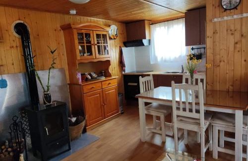 Cardenete House | Cabaña de madera especial y acogedora