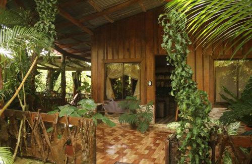 Vieja Ski Chalet | Cabaa Luculuc Garden Forest