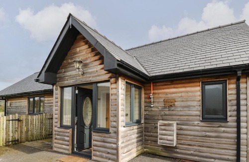 Rhayader House | Caban Dulas