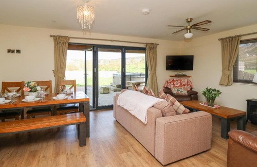 Rhayader House | Caban Dulas