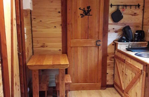 Amoncourt Cabin | Cabane Féerique D'amoncourt