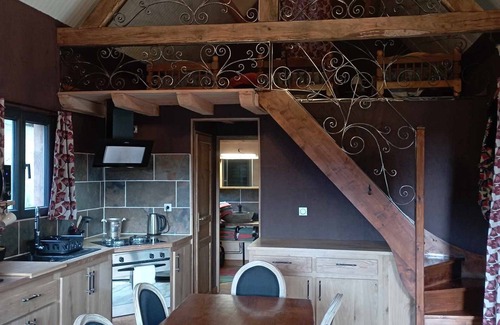 Alligny-en-Morvan Cabin | Cabane Maxi Tiny, Gite et Chambres au Calme en Lisière de Forêt Avec Étang Pêche