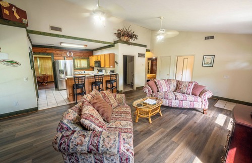 Buchanan Cabin | Cabin 1 at Fishtale Lodge