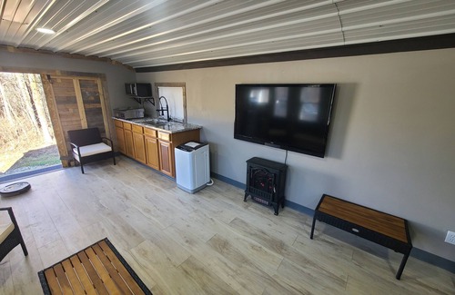 Leadwood Cabin | Cabin 1 at the Pallet Factory