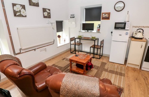 Margam Cottage | Cabin ∙ 1 bedroom ∙ 2 guests