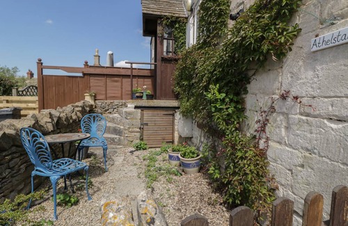 Inchbrook Cottage | Cabin ∙ 1 bedroom ∙ 2 guests