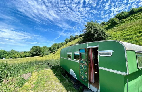 Cliffe Pypard Cottage | Cabin ∙ 1 bedroom ∙ 2 guests
