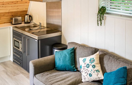 Bumble's Green Cottage | Cabin ∙ 1 bedroom ∙ 4 guests