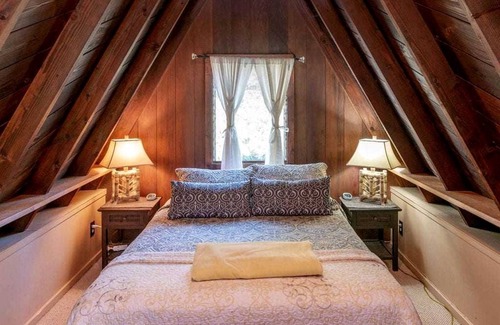 Volcano Cabin | Cabin ∙ 1 bedroom ∙ 6 guests