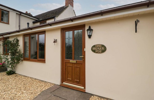 Tidenham Cottage | Cabin ∙ 1 bedroom ∙ 2 guests