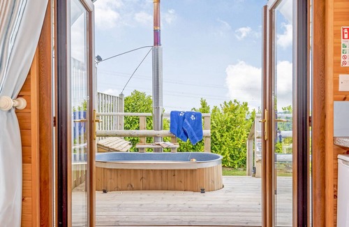 Oakenholt Cottage | Cabin ∙ 1 bedroom ∙ 2 guests