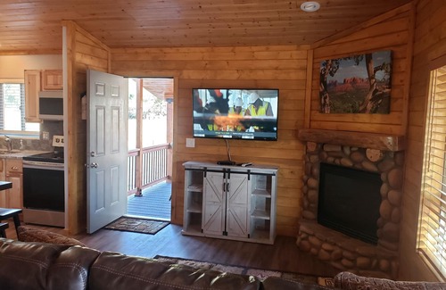 Pine Cabin | Cabin #1 has been completely remodeled! Cabin is now a 2 bedroom, full kitchen.