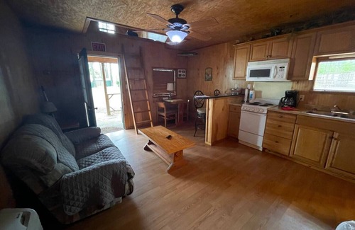 Negreet Cabin | Cabin 14 at Tranquility Bay Resort