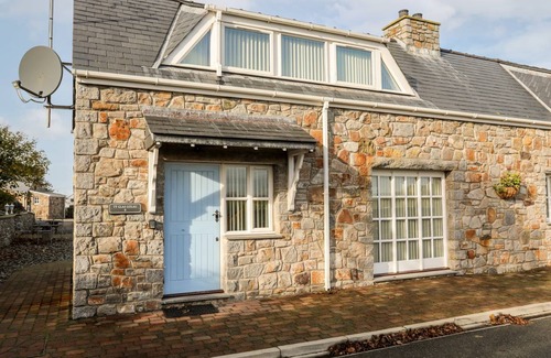 Trearddur Bay Cottage | Cabin ∙ 2 bedrooms ∙ 4 guests