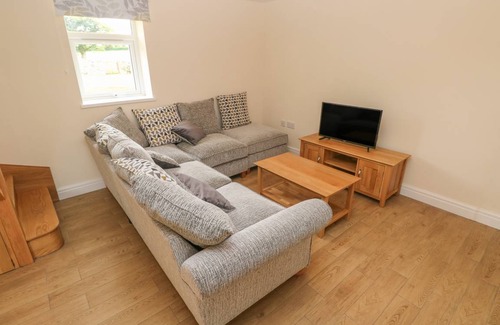 Miskin Cottage | Cabin ∙ 2 bedrooms ∙ 4 guests