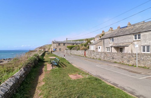 Portwrinkle Cottage | Cabin ∙ 2 bedrooms ∙ 4 guests