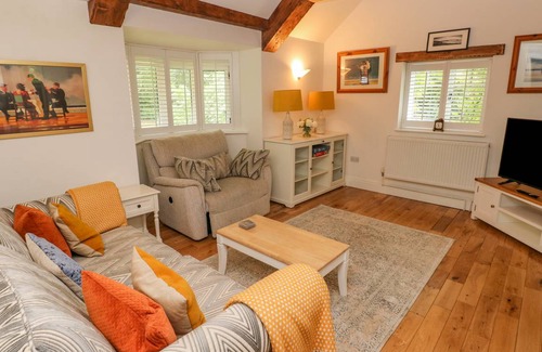 Sketty Cottage | Cabin ∙ 2 bedrooms ∙ 3 guests
