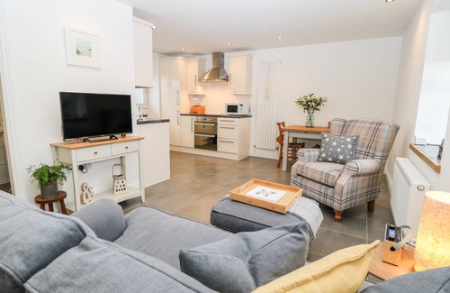 Holyhead Cottage | Cabin ∙ 2 bedrooms ∙ 3 guests
