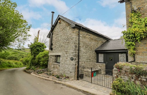 Builth Wells Cottage | Cabin ∙ 2 bedrooms ∙ 4 guests