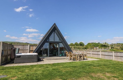 Llandrindod Wells Cottage | Cabin ∙ 2 bedrooms ∙ 4 guests
