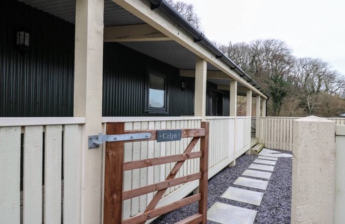 Borth Cottage | Cabin ∙ 2 bedrooms ∙ 4 guests