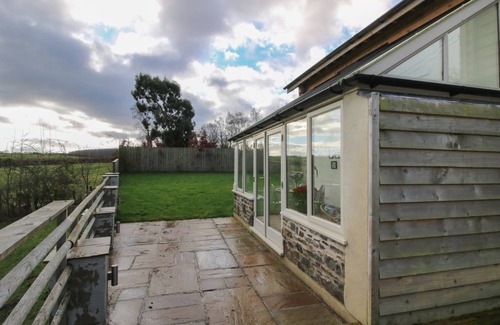 Hopton Castle Cottage | Cabin ∙ 2 bedrooms ∙ 4 guests