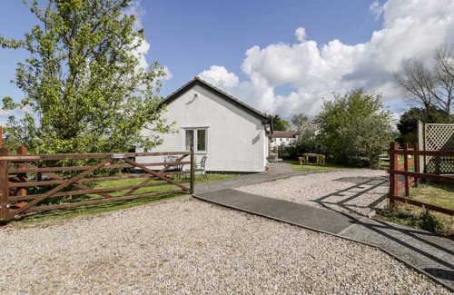Highbridge Cottage | Cabin ∙ 2 bedrooms ∙ 4 guests