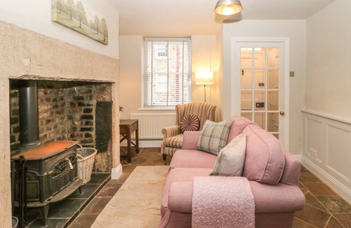 Corbridge Cottage | Cabin ∙ 2 bedrooms ∙ 3 guests