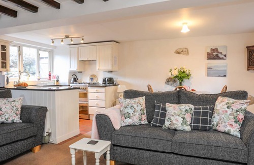 Criccieth Cottage | Cabin ∙ 2 bedrooms ∙ 4 guests