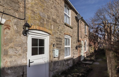 Holywell Cottage | Cabin ∙ 2 bedrooms ∙ 3 guests