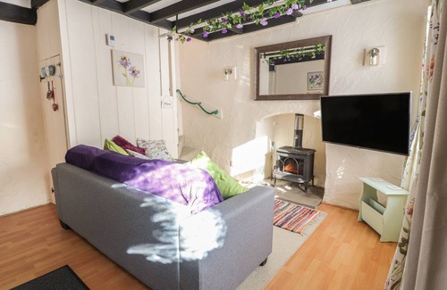Holywell Cottage | Cabin ∙ 2 bedrooms ∙ 3 guests