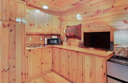 Farmers Cabin | *Cabin 2* Cave Run Cabins at Cave Run Lake!