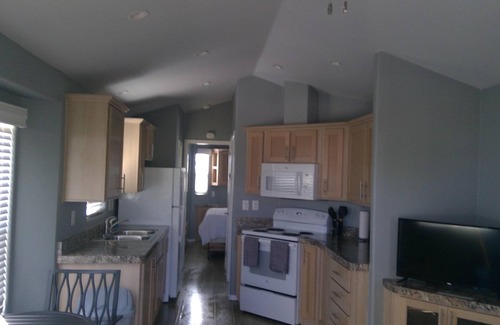 Los Fresnos Cabin | Cabin 2 with Inclusive Resort Amenities - Cabin with Inclusive Resort Amenities