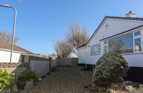 Trearddur Bay Cottage | Cabin ∙ 3 bedrooms ∙ 6 guests