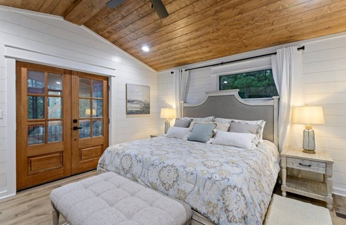 Hochatown Cabin | Cabin ∙ 3 bedrooms ∙ 10 guests