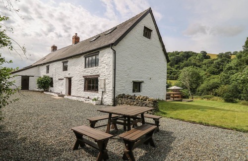Llandrindod Wells Cottage | Cabin ∙ 4 bedrooms ∙ 10 guests