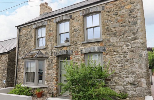 Newport Cottage | Cabin ∙ 4 bedrooms ∙ 8 guests