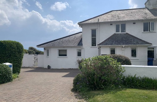 Criccieth Cottage | Cabin ∙ 4 bedrooms ∙ 10 guests