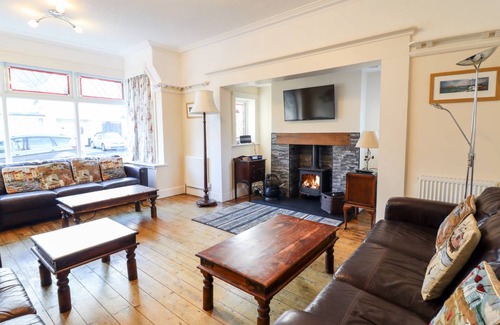Rhos on Sea Cottage | Cabin ∙ 5 bedrooms ∙ 12 guests