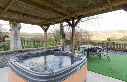 Llanrwst Cottage | Cabin ∙ 5 bedrooms ∙ 10 guests