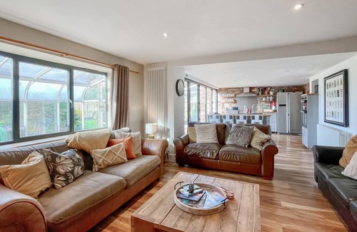 Trowle Common Cottage | Cabin ∙ 5 bedrooms ∙ 15 guests
