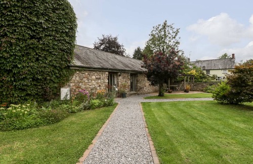 Kemeys Commander Cottage | Cabin ∙ 6 bedrooms ∙ 12 guests