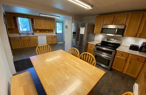 Hines Apartment | Cabin 8 Lakefront Resort