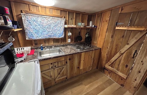 Christopher Creek Cabin | Cabin #9 - Studio with fireplace