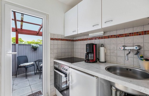 Emmelsbuell-Horsbuell Cabin | Cabin 'Bei Karin' with Private Terrace, Shared Garden and Wi-Fi