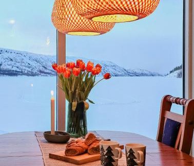 South Varanger House | Cabin By Langfjorden With Sauna And Midnight Sun